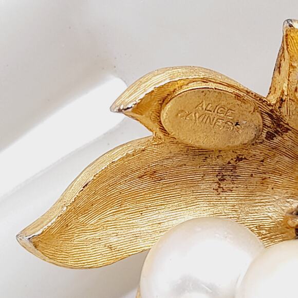 Vintage Alice Caviness Grape Cluster Brooch, White Enamel Leaf, Faux Pearls - Picture 5 of 10